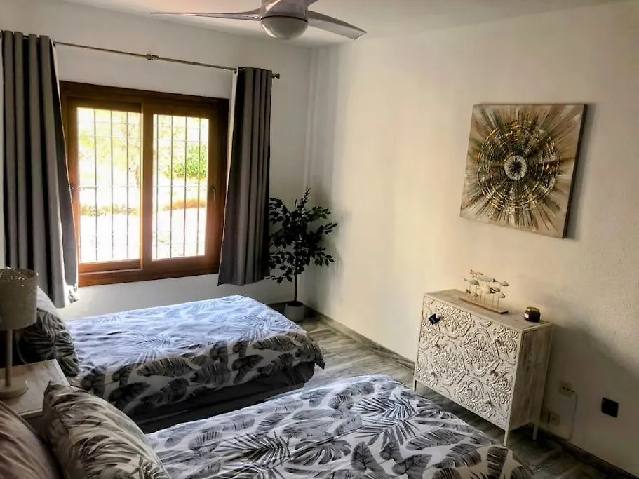 Апартаменты Monte Duquesa Large 2 Bed Ground Floor, Close To Port And Beach With Communal Pool Манилва