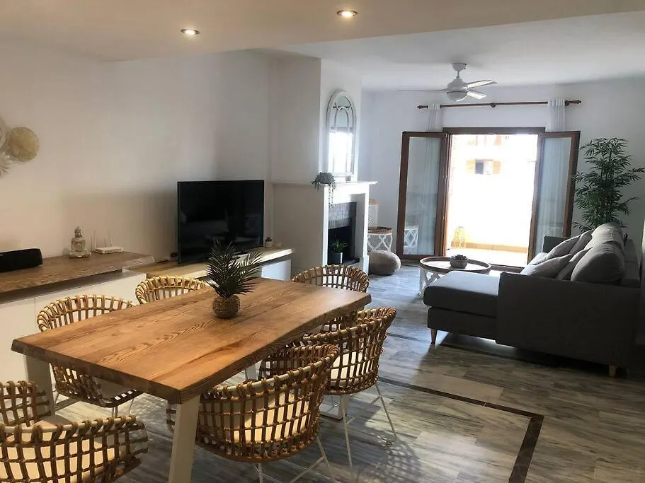 Monte Duquesa Large 2 Bed Ground Floor, Close To Port And Beach With Communal Pool Манилва