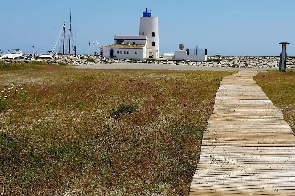 Апартаменты Monte Duquesa Large 2 Bed Ground Floor, Close To Port And Beach With Communal Pool Манилва